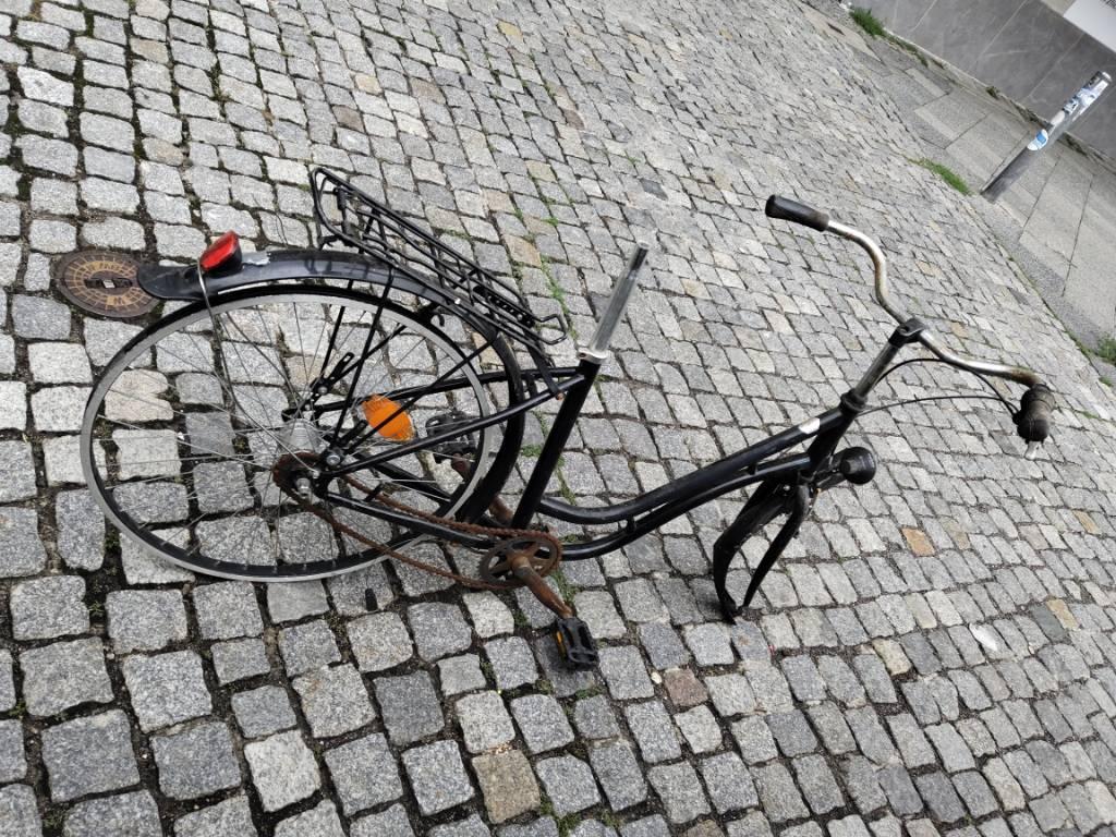 Foto zur Meldung: Abfall - Schrottfahrräder entsorgt