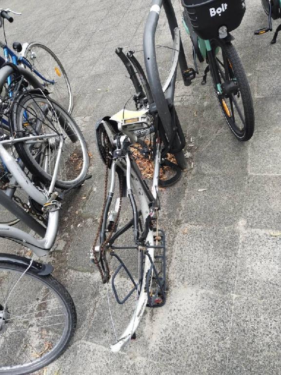 Foto zur Meldung: Abfall - Schrottfahrräder liste