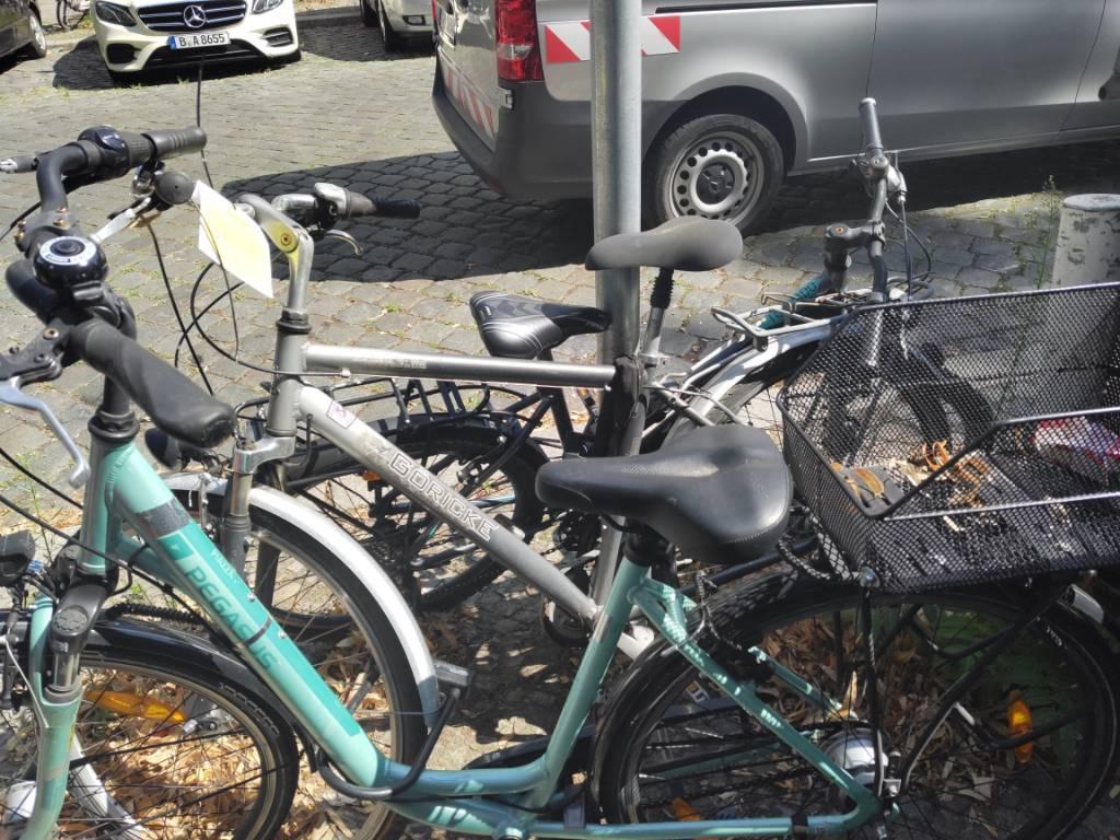 Foto zur Meldung: Abfall - Schrottfahrräder liste