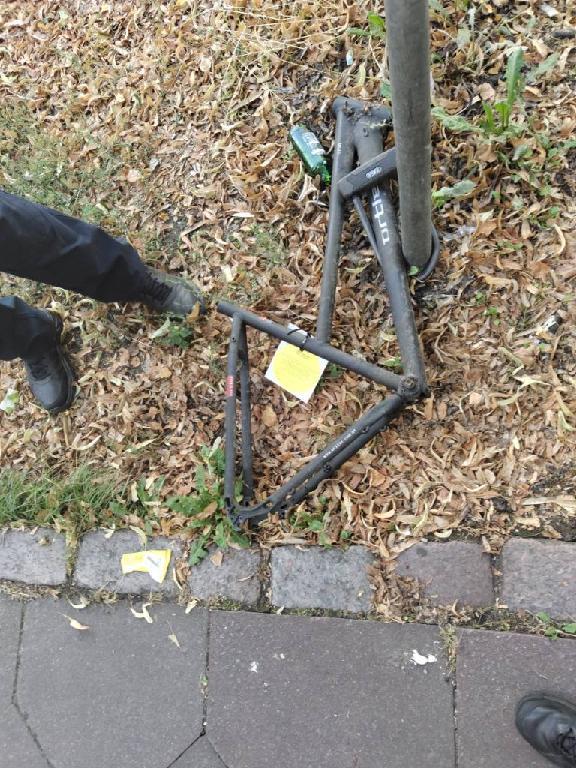Foto zur Meldung: Abfall - Schrottfahrräder