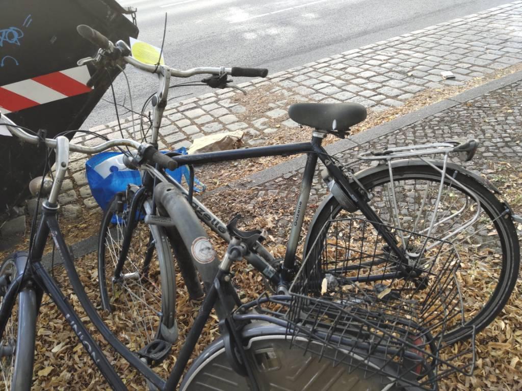 Foto zur Meldung: Abfall - Schrottfahrräder liste