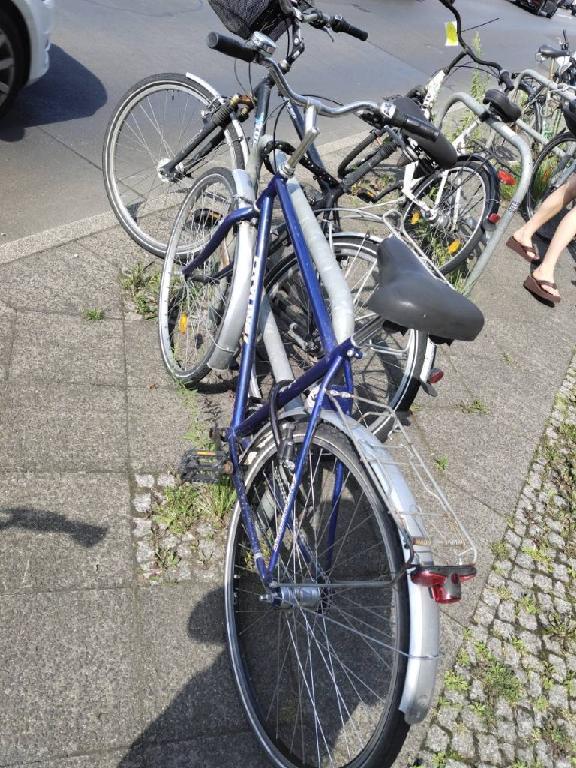Foto zur Meldung: Abfall - Schrottfahrräder