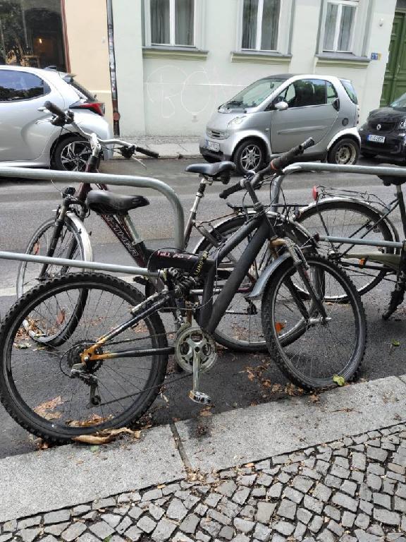 Foto zur Meldung: Abfall - Schrottfahrräder liste