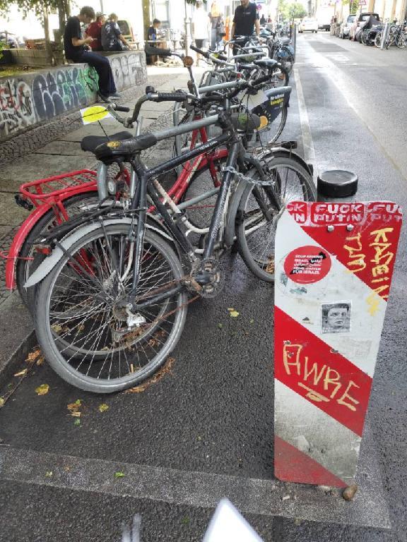 Foto zur Meldung: Abfall - Schrottfahrräder liste