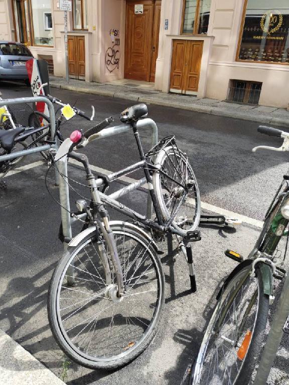 Foto zur Meldung: Abfall - Schrottfahrräder liste