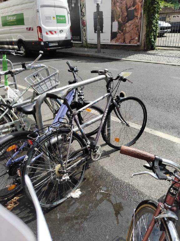 Foto zur Meldung: Abfall - Schrottfahrräder liste