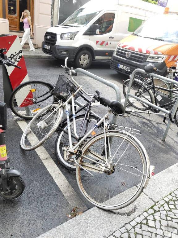 Foto zur Meldung: Abfall - Schrottfahrräder liste