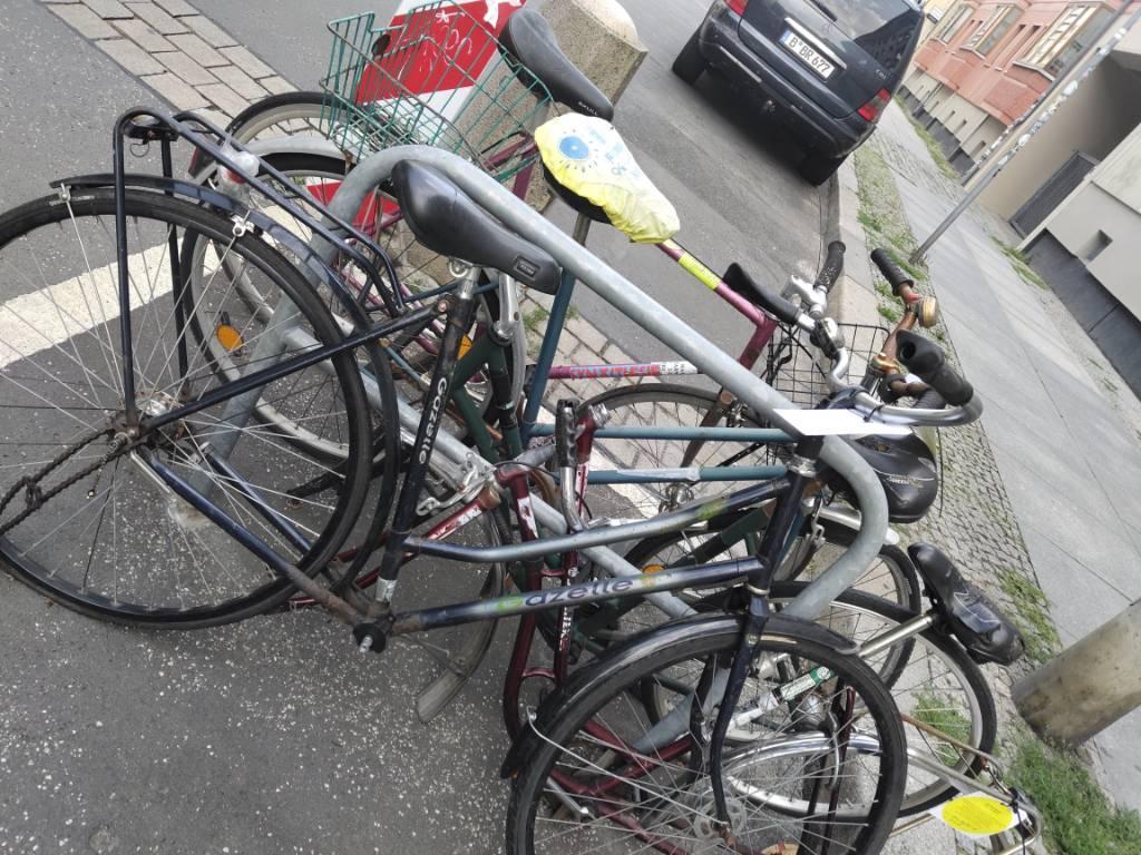 Foto zur Meldung: Abfall - Schrottfahrräder