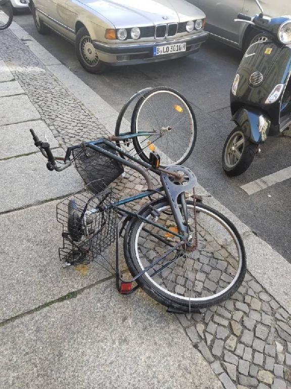 Foto zur Meldung: Abfall - Schrottfahrräder liste