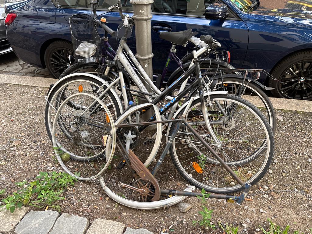 Foto zur Meldung: Abfall - Schrottfahrräder liste