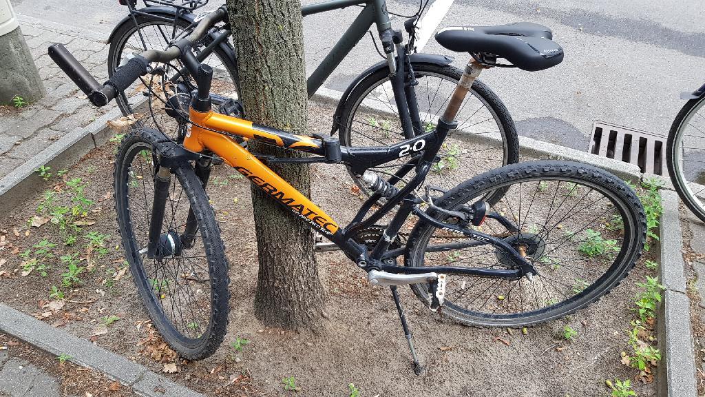 Foto zur Meldung: Abfall - Schrottfahrräder pr.