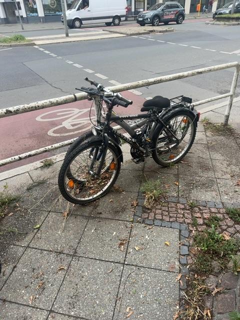 Foto zur Meldung: Abfall - Schrottfahrräder pr