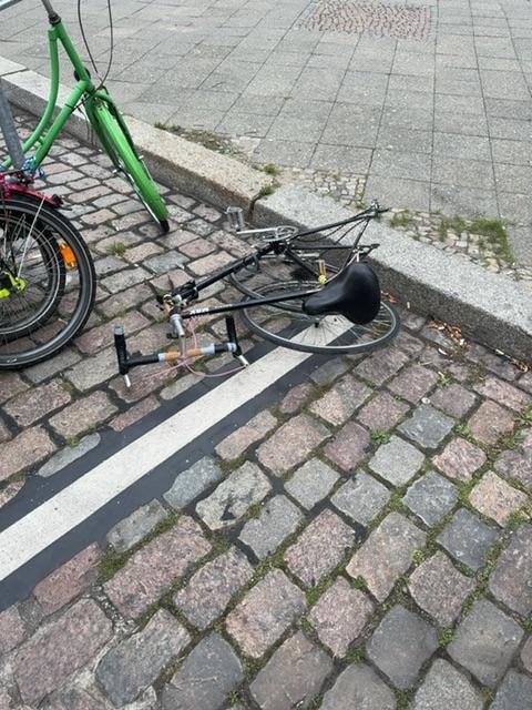 Foto zur Meldung: Abfall - Schrottfahrräder pr
