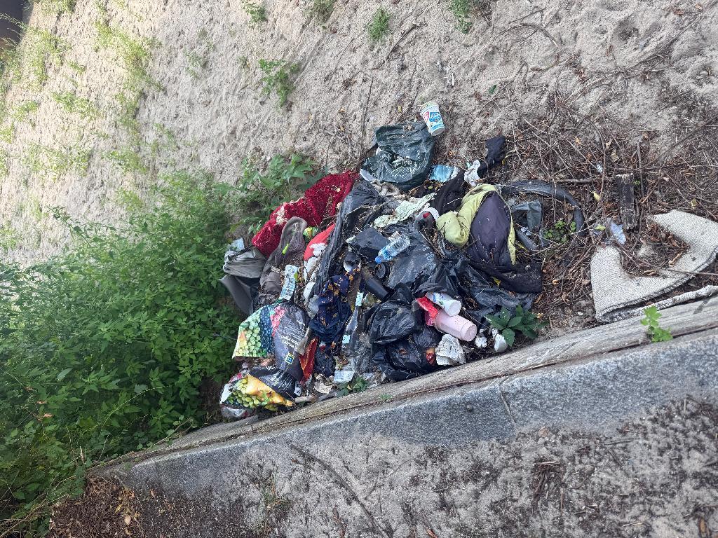 Foto zur Meldung: Abfall - Müllablagerung