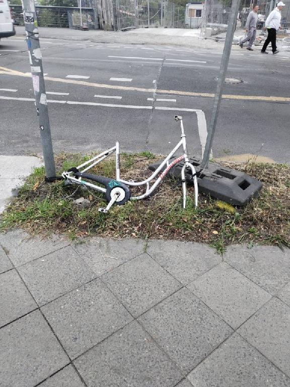 Foto zur Meldung: Abfall - Schrottfahrräder liste
