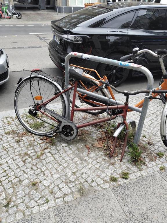 Foto zur Meldung: Abfall - Schrottfahrräder liste